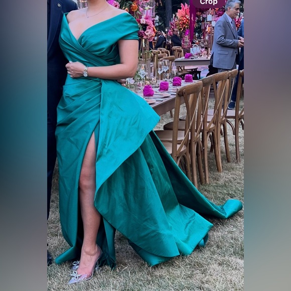 Elegant Teal Evening Gown - Picture 3 of 3